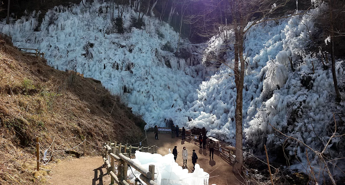 あしがくぼの氷柱,Ashi ga ku bo no tsurara,Icicles of Ashigakubo